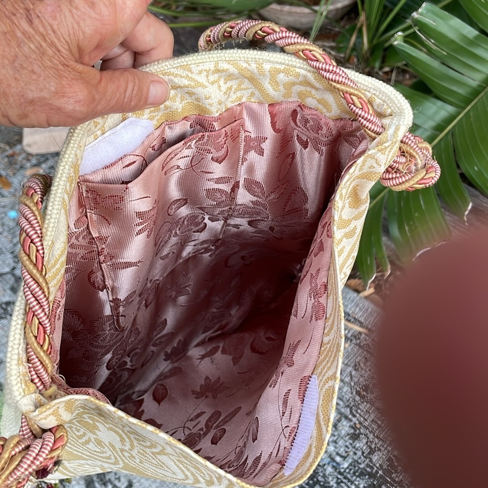 antique crewel work floral fringe bag - Picture 5 of 11